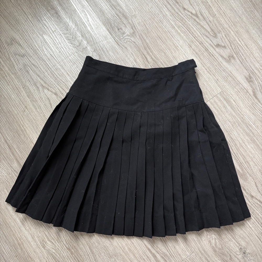 Vintage Pleated Black Wool Women's Skirt - Classic A-Line Style Size 6